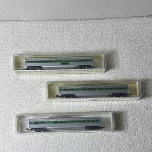 Model Power Burlington Northern 3 Pack Coach Vistadome Passenger Car Set (New)